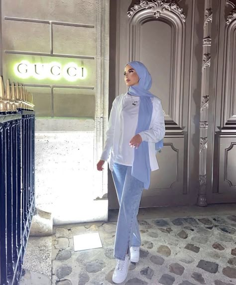 Blue Jeans Outfit Hijab, Hijab With Jeans, Blue Hijab Outfit, Blue Pants Outfit, Blue Hijab, Hijab Fashion Summer, Estilo Hijab, Hijabi Fits, Stile Hijab