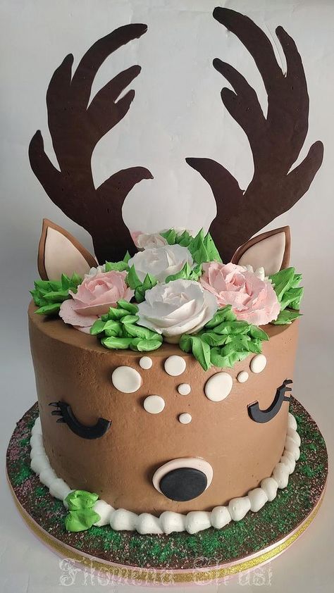 #birthdaycakes #christmas #birthday #cake #cakedecorating #cakeart #cakedecor #cakesdecor Reindeer Cakes, Deer Cakes, Animal Cakes, Oreo Pops, Animal Cake, Shower Cake, Pretty Cakes, Creative Cakes, Cute Cakes