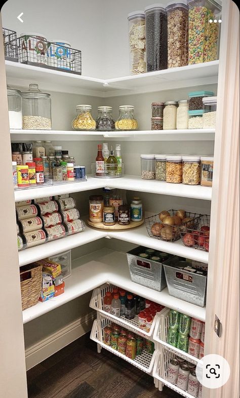 Pantry Organization Ideas Shelves, Organiser Cucina, Pantry Closet Design, Open Pantry, Ikea Desk Hack, Pantry Inspiration, Pantry Organisation, Desain Pantry, Pantry Room