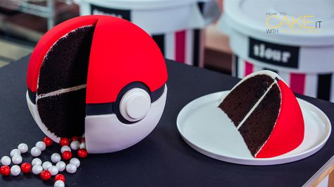 Pokemon Ball Cake, Pokemon Torte, Gf Cake Recipe, Pokeball Cake, Yolanda Gampp, Pokemon Birthday Cake, Italian Meringue Buttercream, Cookie Recipes Decorating, Pokémon Party