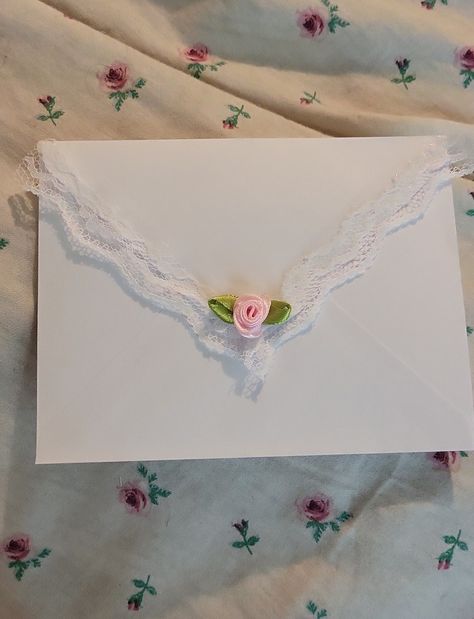 Coquette Envelopes, Lace Envelopes, Pretty Letters, Pen Pal Letters, Gift Inspo, Cute Letters, Diy Watercolor, Cute Little Things, Young And Beautiful