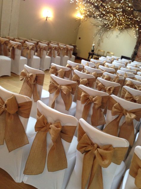 Diy Wedding Chair Covers, Burlap Chair Covers, Gold Chair Covers, Wedding Chairs Diy, Ruffled Chair Covers, Rose Gold Chair, Wedding Decorations Table, Chair Covers Party, Linen Chair Covers