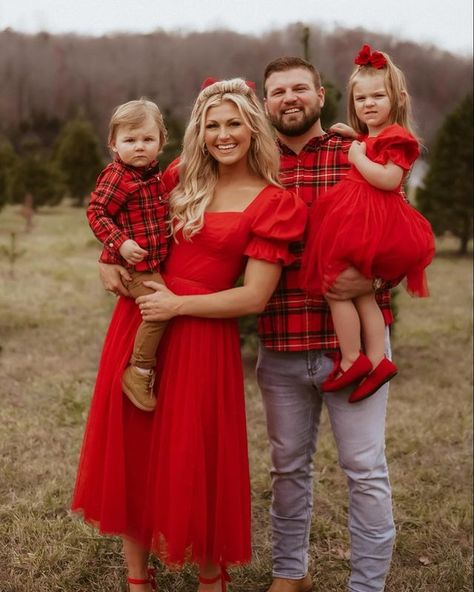 All Posts • Instagram Christmas Family Photos Dressy, Red And Green Family Christmas Pictures, Holiday Family Picture Ideas, Red Christmas Family Outfits, Red Plaid Family Pictures, Christmas Outfit Ideas For Women Family Pictures, Holiday Mini Outfit Ideas, Red Family Christmas Pictures, Red Christmas Photoshoot Family