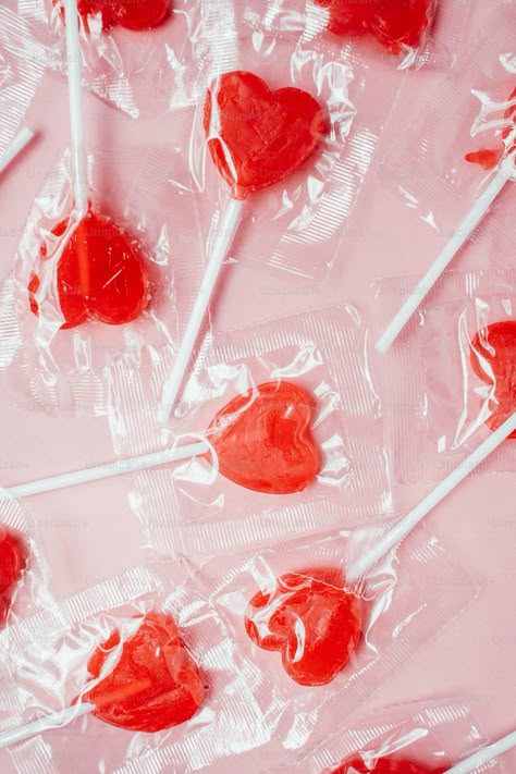 Heart Shaped Lollipops, Candy Images, Candy Pictures, Valentines Day Baskets, Heart Shaped Candy, Galentines Party, Pink Images, Ipad Background, Free Candy