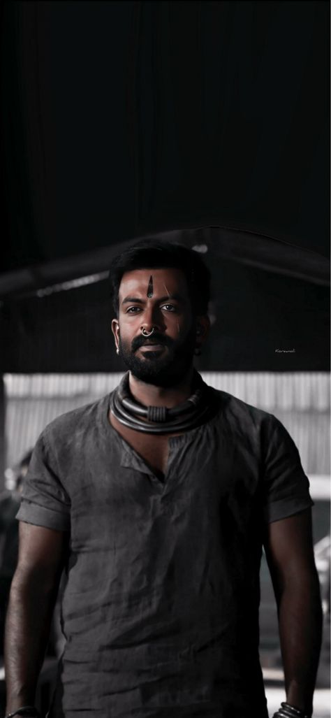 Varadharaja Manna Salaar Prithviraj Sukumaran, Hd Cover Photos, White Pigeon, Gangster Movies, Actor Photo, Hd Images, Cristiano Ronaldo, Pigeon, Cover Photos