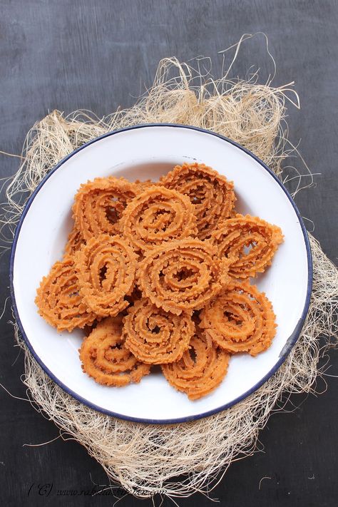 Chakri or Murukku is a deep fried snack made in India. I have made it with rice flour, and spices and few more ingredients. This is a perfect snack for festivals. This gluten free chakli is an instant chakli recipe. This is made in North India and South India too. The recipe shared is a Goan chakri recipe. #chakri #Goan #murukku #snacks Chakri Recipe, Chakli Recipe, Goan Prawn Curry, Holi Recipes, Goan Recipes, Homemade Dinner Recipes, Diwali Sweets, Diwali Food, Fish Fry