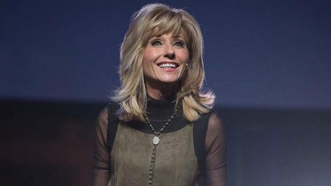 Beth Moore Hair, Beth Moore Quotes, Southern Baptist Church, Francis Chan, First Person Writing, Beth Moore, Bible Women, Bible, Hairstyles