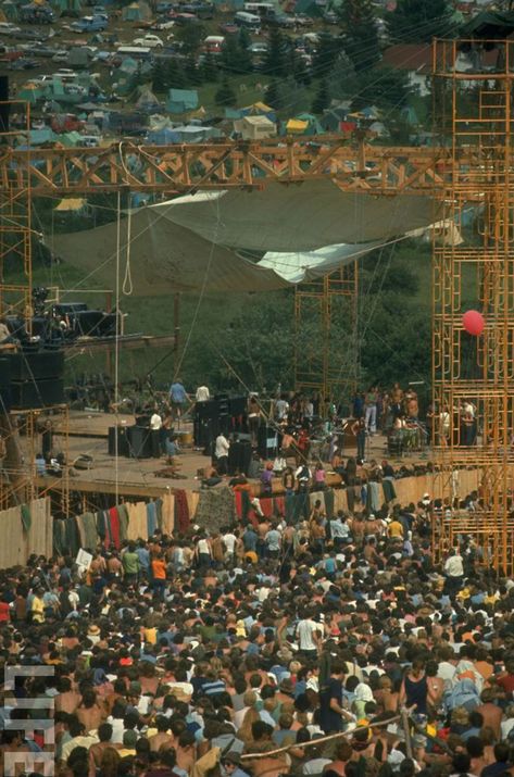 The Woodstock Music And Art Fair Woodstock Pictures, 1969 Woodstock, Wrong Generation, Woodstock Photos, Woodstock Hippies, Woodstock Music, Woodstock 1969, Flower Children, Woodstock Festival