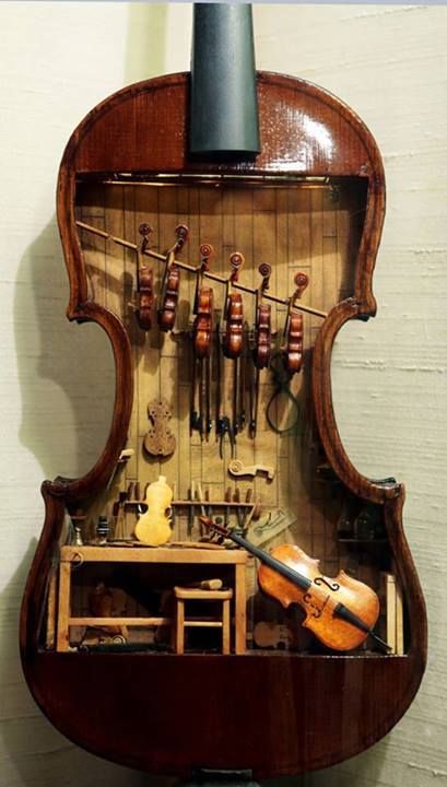 Old Violin, Tiny Violin, Violin Shop, Violin Makers, Violin Art, Instruments Art, Easy Drawing Tutorial, Miniature Rooms, Maker Shop