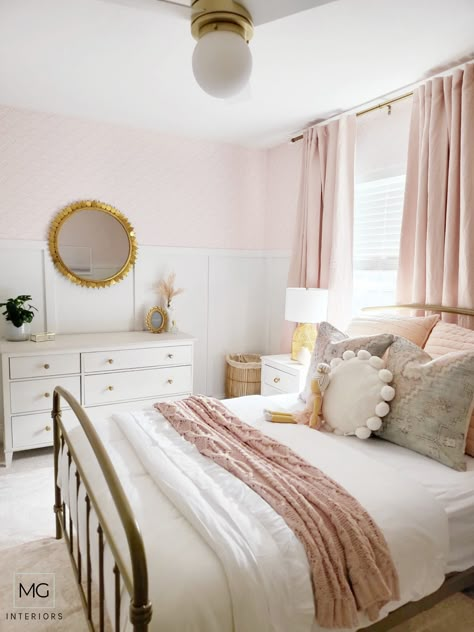 Lifestyle Co Bedroom, Mom Daughter Bedroom Ideas, Super Girly Bedroom, Pink And Cream Girls Bedroom, Pink And White Bedroom Ideas Small Rooms, Light Pink And Gold Room Ideas, Toddler Girl Bedroom Wall Ideas, Modern Blush Bedroom, Light Pink Teenage Girl Bedroom