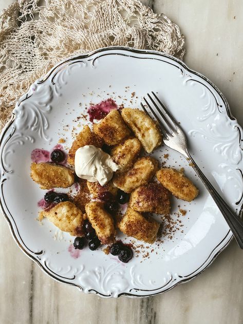 a reflection on life changes over some lazy dumplings - Polish Cooking - Zuza Zak Polish Pierogi, Blueberry Sauce, Best Honey, Cocoa Mix, Poppy Seeds, Red Meat, 4 Ingredients, Dumplings, Sour Cream