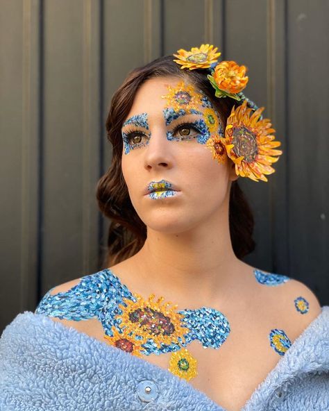 Van Gogh Halloween Costume, Vincent Van Gogh Costume, Van Gogh Makeup, Van Gogh Costume, Artwork Costume, Disney Costume Makeup, Painting Costume, Sugar Skull Costume, Creepy Halloween Makeup