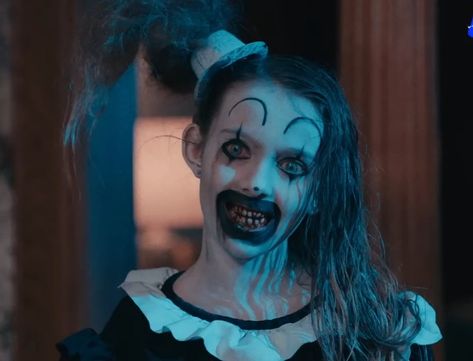 Little Pale Girl From Terrifier, Art The Clown Terrifier Makeup, Art The Clown Makeup Terrifier, Terrifier Makeup, Terrifier Costume, Pale Girl Makeup, Clown Face Paint, Terrifier 2, Creepy Halloween Party