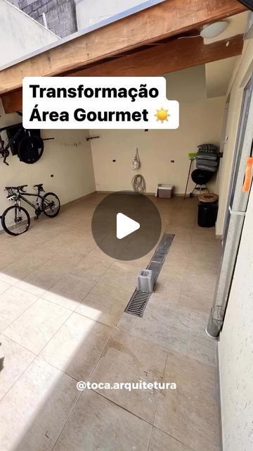 48K views · 2.3K likes | Nayara Diniz - COMO DECORAR SUA CASA on Instagram: "Que demais essa proposta de área gourmet, com direito à deck de madeira e ofurô. Gostaram?  Projeto: @mukaarquitetura" Area Gourmet, Home Design Decor, Pergola, House Design, Exterior, Instagram, Home Decor, Design, Home Décor