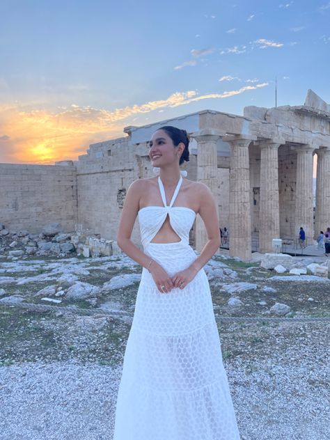 #Acropolis#Greece#whitedress#ootd#cute#summer Athens Outfit Ideas, Athens Outfit, White Linen Jumpsuit, Acropolis Greece, Acropolis Of Athens, Fashion Pose, Greece Outfit, Outfit Ideas Spring, Grecian Goddess