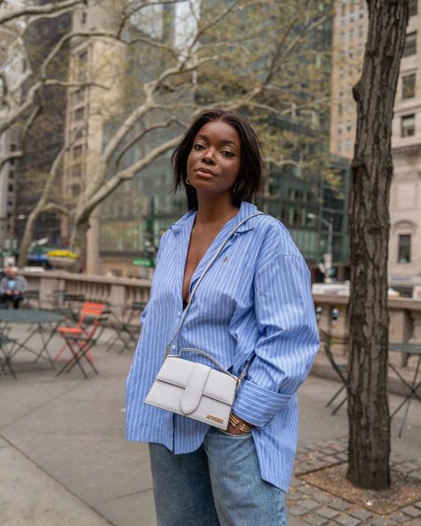 Minimalist Oversized Fashion, Oversized Oxford Shirt Women Outfit, Oversized Blue Button Down Shirt Outfit, Oversized Shirt Outfit Women, Oversize Shirt Outfit, Oversized Jeans Outfit, Oversized Button Up Shirt Outfit, Oversized Button Down Shirt Outfit, How To Style Oversized Shirt