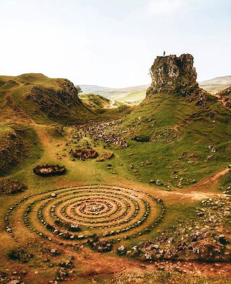 Simply Scotland on Instagram: “Fairy Glen by @alerdoci on the Isle of Skye is probably one of the most picturesque places you will see! Have you been to Fairy Glen?✨…” Scottish Pride, Fairy Circle, Fairy Glen, Celtic Circle, Isle Of Skye Scotland, Travel Scotland, Magic Land, The Isle Of Skye, Skye Scotland