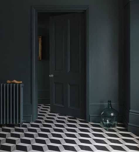 Dark Green Hallway, Hall Colour Ideas, Hallway Colour Ideas, Dark Hallway Ideas, Hallway Colour Schemes, Painted Hallway, Hallway Paint Colors, Black Hallway, Green Hallway Ideas