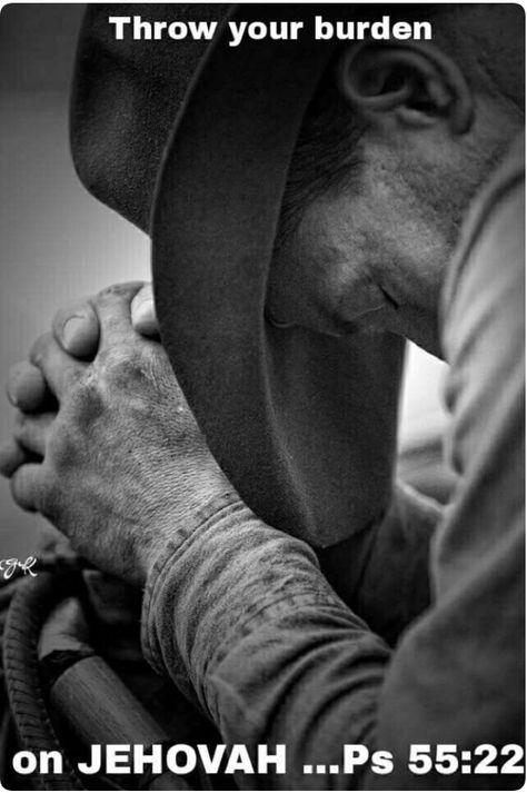 Cowboy Prayer, Real Cowboys, Material Art, Cowboy Horse, Cowboys And Indians, Cowboy Up, Hands Together, Ranch Life, Cowboy Style