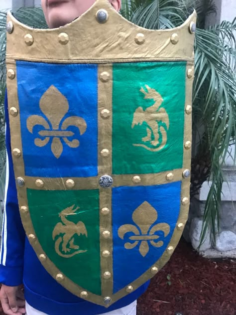 Diy Shields For Kids, Cardboard Shield, Cinderella Props, Shield Craft, Medieval Vbs, School Art Studio, Castle Vbs, Keepers Of The Kingdom, Knights Party