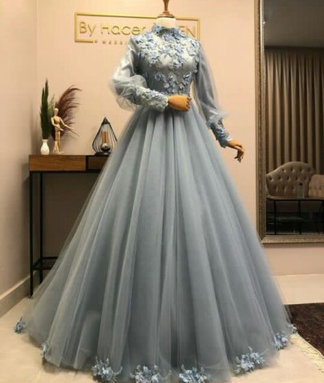 Dress Wisuda, Multi Way Dress, Pretty Quinceanera Dresses, Simple Gowns, Gowns Dresses Elegant, Blue Wedding Dresses, Dream Wedding Ideas Dresses, Muslim Fashion Outfits, Muslimah Fashion Outfits