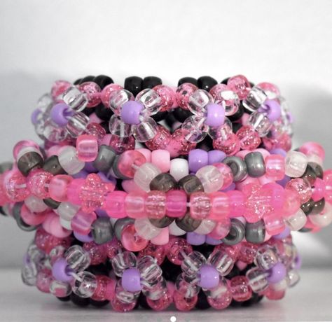 X Base Cuff Kandi, Kandi Rotating Cuff, X Base Cuff, 3d Kandi Cuff, Rave Kandi Ideas, 3d Kandi, Kandi Inspiration, Scene Kandi, Kandi Cuff Patterns