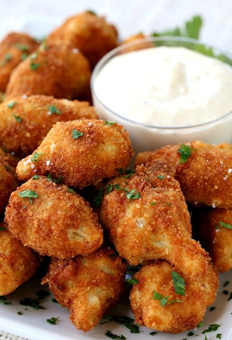 Fried Artichoke Hearts - Party Appetizer Recipe - Mantitlement Battered Artichoke Hearts, Deep Fried Artichoke Hearts Appetizers, Fried Buffalo Artichoke Hearts, Simple Fast Recipes, Breaded Artichoke Hearts, Artichoke Hearts Recipes Canned, Easy Aioli, Fried Artichoke Hearts, Fried Artichokes