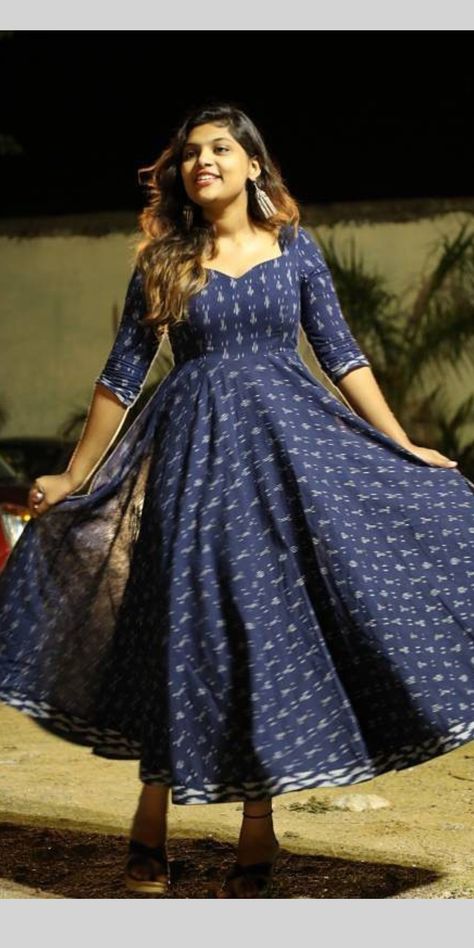 Ladies Frock Design, Dress Designs For Stitching, Long Blouse Designs, Simple Frock Design, Ikkat Dresses, Long Frock Designs, Long Gown Design, Simple Frocks, Anarkali Dress Pattern