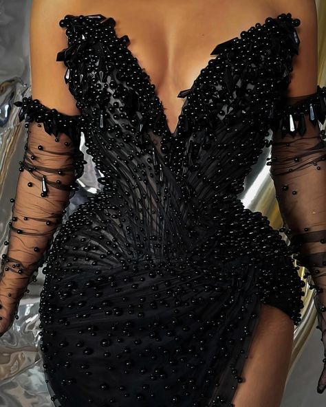 For orders DM us @reineecouture . Elegance meets sophistication in this exquisite strapless black evening dress. Crafted to perfection, it features handcrafted black pearl beads delicately adorning the bodice, adding a touch of opulence to the ensemble. The strapless design showcases a timeless silhouette, while the corset detailing accentuates curves and ensures a flattering fit. With its combination of classic allure and intricate craftsmanship, this dress is sure to captivate attention at ... Custom Made Dresses, Strapless Evening Gowns, Black Evening Gown, Glamour Dress, Black Strapless Dress, Prom Dress Inspiration, Queen Dress, Pretty Prom Dresses, Stunning Gowns