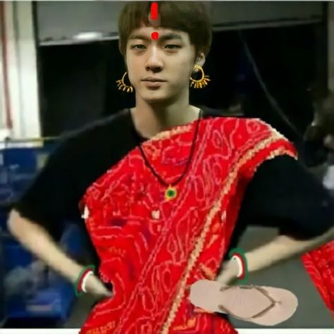 Indian army plse i can't🤣😂 Asthetic Indian Dress, Bts With Indian Flag, Bts In Indian Outfit, Bts Funny Pic, Bts Funny Edits Pics, Bts Funny Photos, Aesthetic Bts Pics, Funny Bts Pics, Jin Funny Pics