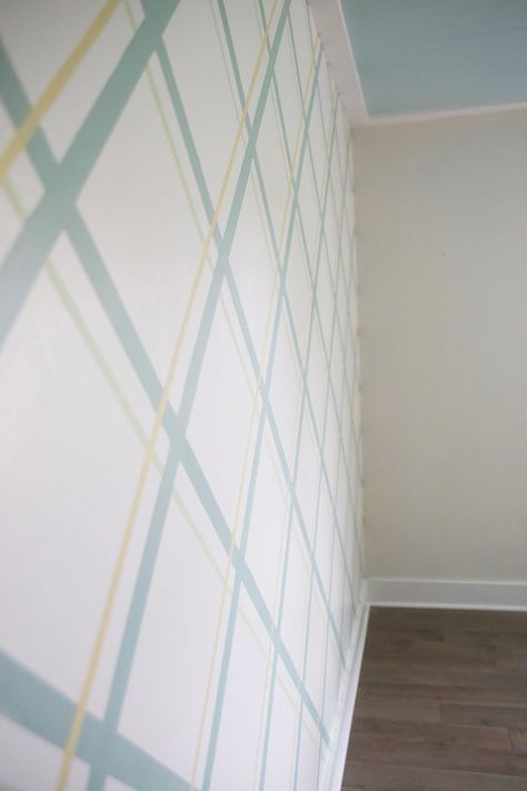 painting a plaid wall with frogtape® - The Handmade Home Diy Plaid Wall Paint, Diy Plaid Painted Wall, Painting Plaid Walls, Hand Painted Plaid Wall, Plaid Wall Paint, How To Paint Plaid Pattern On Wall, Painting Plaid Pattern How To, Diy Plaid Wall, Plaid Painted Wall