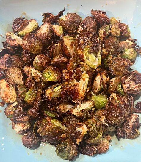 Air-Fryer Asian Crispy Brussel Sprouts Boiled Brussel Sprouts, Sprouts Benefits, Asian Brussel Sprouts, Roast In The Oven, Crispy Brussel Sprouts, Chili Garlic Paste, Roasted Brussel Sprouts, Side Recipes, Oven Roast