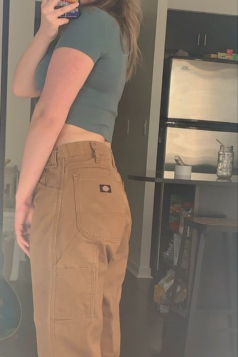 #dickies #carpenterpants #outfitinspo Beige Pants Outfit Women, Dickies Carpenter Pants Outfit, Carpenter Pants Outfit, Dickies Outfit, Granola Fits, Beige Pants Outfit, Dickies Carpenter Pants, Beige T Shirts, Dream List