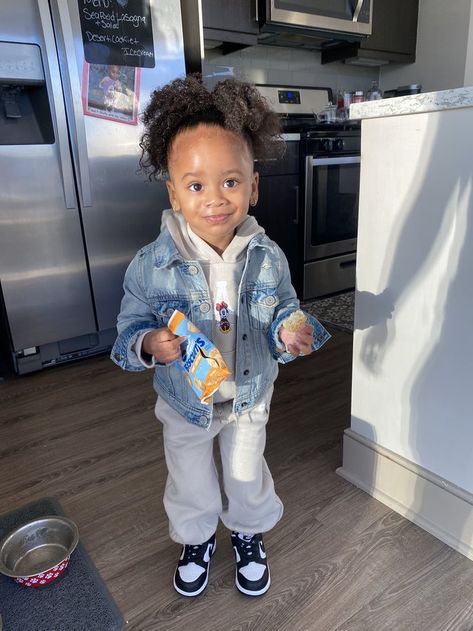 𝒮𝐸 𝒯𝑅𝒪𝒰𝒱𝐸𝑅 ? #fanfiction # Fanfiction # amreading # books # wattpad Kids Outfit Ideas, Blasian Babies, Mix Baby Girl, Kids Outfits Daughters, Mommy And Baby Pictures, Kid Outfits, Spoiled Kids, Toddler Wearing, Fashion Baby Girl Outfits