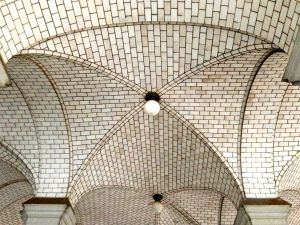 Subway Entrance, Ceiling Architecture, Municipal Building, Yard Wall, Altar Design, Subway Station, Traditional Interior Design, Structure Architecture, Brick Design