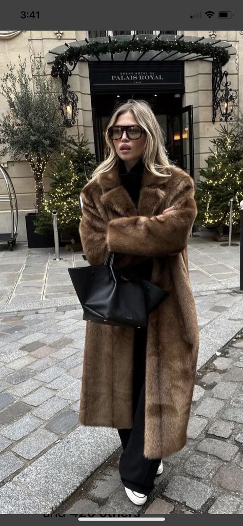 Fur Gilet Outfit, Long Fur Coat Outfit, Euro Winter, Marine Hoodie, Gilet Outfit, Fur Coat Outfit, Coat Check, Long Fur Coat, Fur Gilet