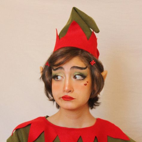 Cute Elf Makeup Christmas, Xmas Elf Makeup, Santa Elf Makeup, Christmas Elf Makeup Simple, Christmas Elf Cosplay, Simple Elf Makeup, Elf Costume Makeup, Christmas Elf Makeup Looks, Elf Makeup Christmas