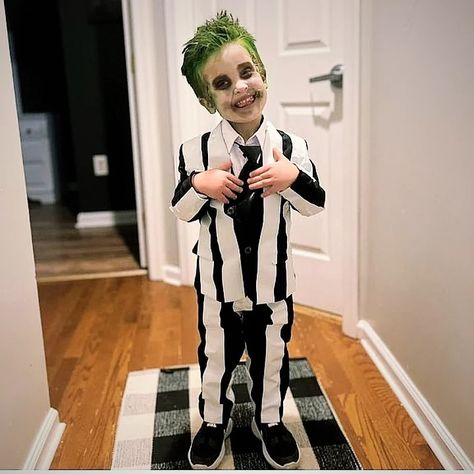 Beetlejuice | baby Beetlejuice | Halloween costume | Halloween costume ideas Beetle Juice Family Costume, Beetlejuice Family Costume, Kids Beetlejuice Costume, Baby Beetlejuice, Beetlejuice Outfits, Beetlejuice Halloween Costume, Beetlejuice Makeup, Beetlejuice Costume, Couples Halloween Costumes