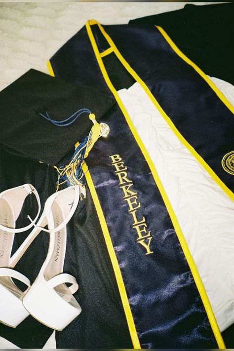 Berkeley Graduation, Berkeley University, University Inspiration, Berkeley College, College Vision Board, Berkeley California, Uc Berkeley, College Aesthetic, College Board