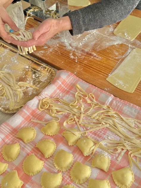 grandma’s pasta ravioli tagliatelle italy sud cooking traditional food Cooking With Grandma Aesthetic, Grandma Cooking Aesthetic, Italian Nonna Aesthetic, Pasta Class Italy, Italian Cooking Class Aesthetic, Italian Mom Aesthetic, Italian Childhood Aesthetic, Italian Grandma Aesthetic, Italian Family Aesthetic