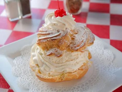 Giant Cream Puff Recipe, Giant Cream Puffs, Cream Puffs Recipe, Dove Recipes, Cream Puff Filling, Tv Recipes, Cream Puff Recipe, Cake Mug, Flour Tortilla