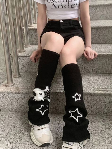 Christmas Y2k, Star Skull, Y2k Inspo, Winter Streetwear, Personalized Socks, Clothing Haul, Leg Warmer, Skull Pattern, Outfit Design