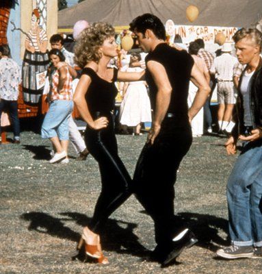 'Grease' (1978) Best Movie Couples, Grease Outfits, Grease Costume, Sandy And Danny, Eric Carmen, Emma Slater, Grease Movie, Danny Zuko, Roller Disco