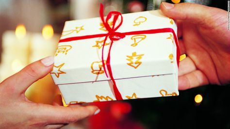 There has been some research to suggest that men and women view gifts differently. Christmas Games To Play, Fun Holiday Games, Christmas Scavenger Hunt, Spool Crafts, Christmas Trivia, Christmas Names, Holiday Games, Gifts For Runners, Christmas Games