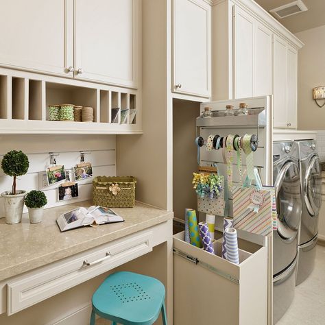 Laundry Craft Rooms, Dream Laundry Room, Mudroom Laundry Room, Laundry Room Inspiration, Laundry Room Remodel, Laundry Room Storage, Laundry Mud Room, Craft Room Office, Laundry Room Design