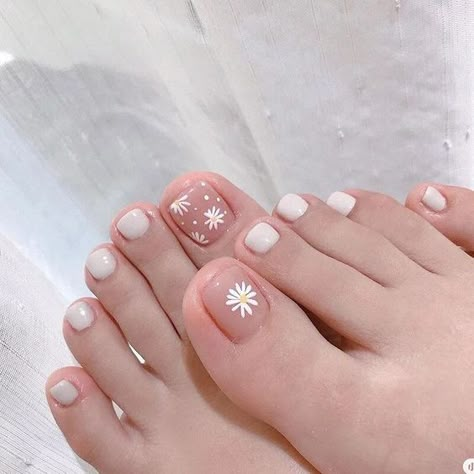 Diseños de uñas de pies Pedicure Designs Toenails Simple, Easy Toe Nail Designs, Ballerina Nail, Simple Toe Nails, Feet Nail Design, Art For Women, Fake Toenails, Pedicure Ideas, Gel Toe Nails