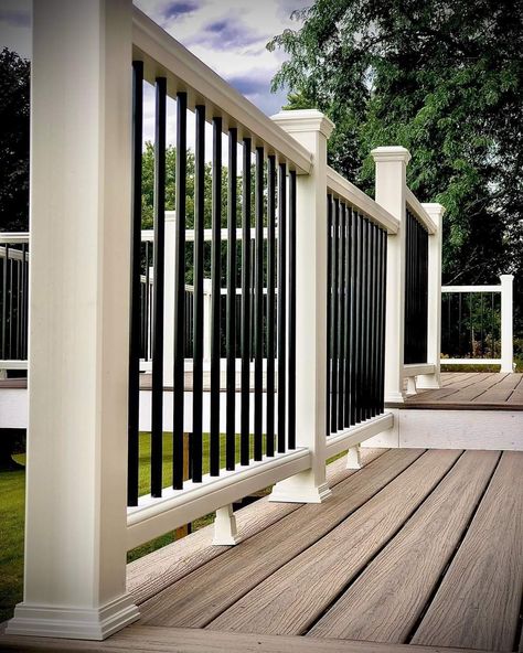 Trek Deck Ideas, Front Porch Build, White Ranch House Exterior, Diy Deck Decor, Deck Color Ideas, Composite Deck Ideas, Deck Stain Ideas, Back Porch Deck, Deck Stains