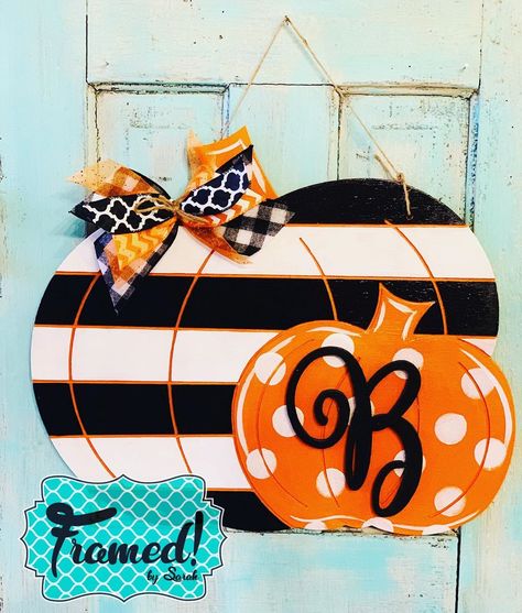 Double Pumpkin Door Hanger, Pumpkin Shaped Door Hanger, Flower Door, Door Hangers Diy, Pumpkin Door Hanger, Ashley Nicole, Hanger Diy, Pumpkin Door, Halloween Miniatures