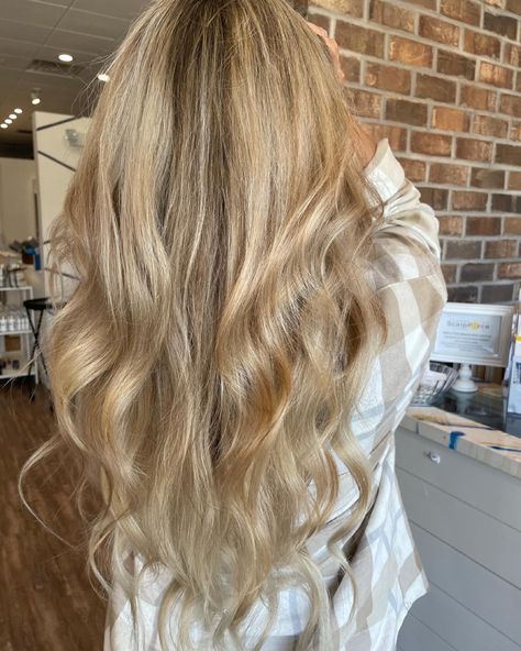 Full highlights with weft extensions (100 grams) 22 inches Highlights And Extensions, Full Foil Highlights, Salon Appointment Book, Full Foil, Weft Extensions, Foil Highlights, Full Highlights, Warm Blonde, Hair Stylies