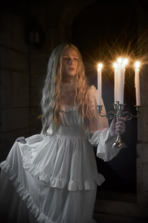 Vampire Inspired Photoshoot, Spooky Pictures Photography, Candelabra Photoshoot, Victorian Style Photoshoot, Gothic Pose Reference, Magic Costume Ideas, Vampires Outfit, White Vampire Aesthetic, Castle Photoshoot Ideas